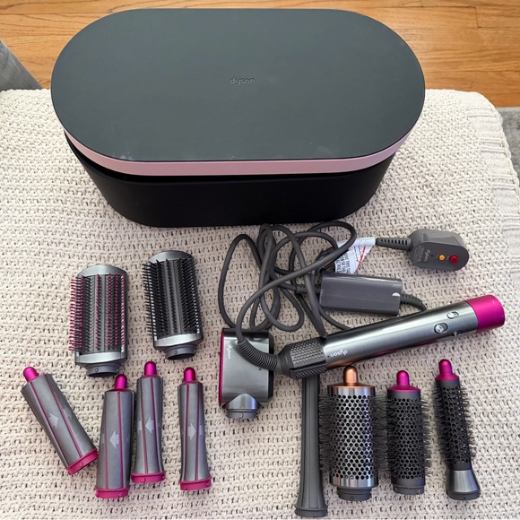 Dyson Airwrap complete styler/Full set w/case /multiple atachments/ gray-fuchsia - Picture 2 of 6